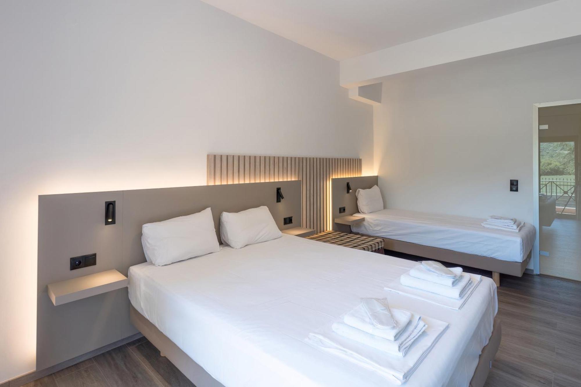 Hotel Agistro Angistron ภายนอก รูปภาพ