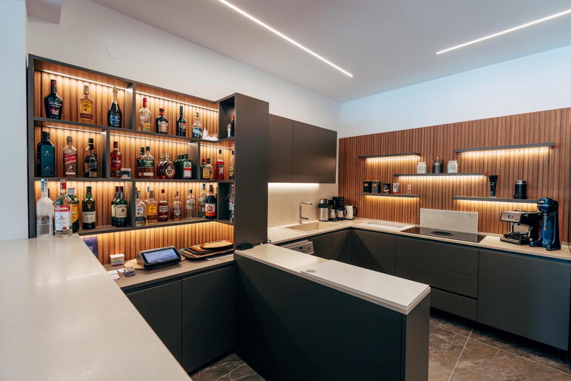 Hotel Agistro Angistron ภายนอก รูปภาพ