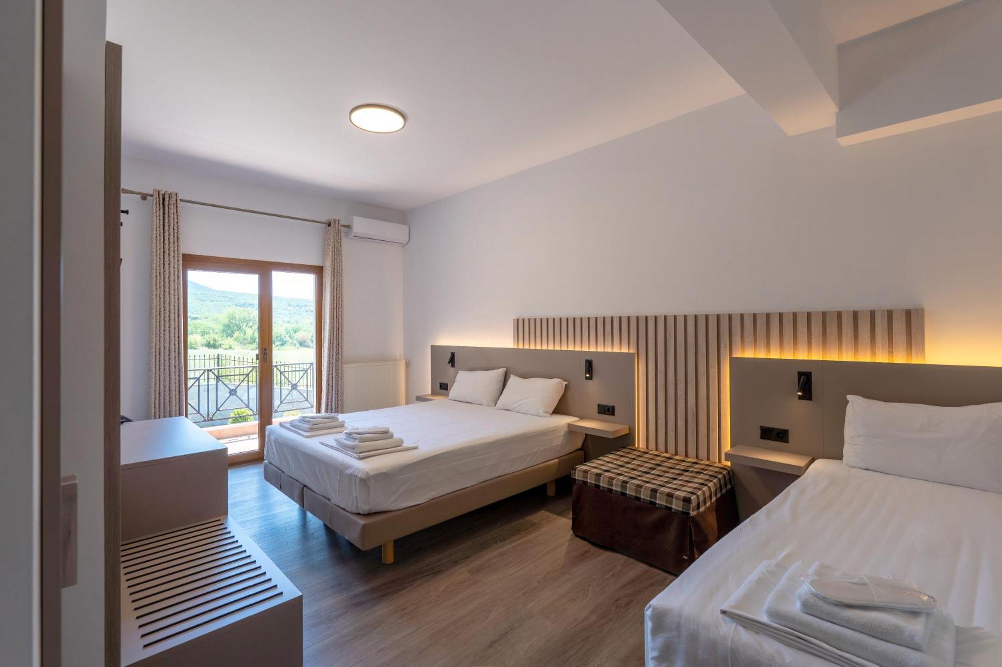 Hotel Agistro Angistron ภายนอก รูปภาพ