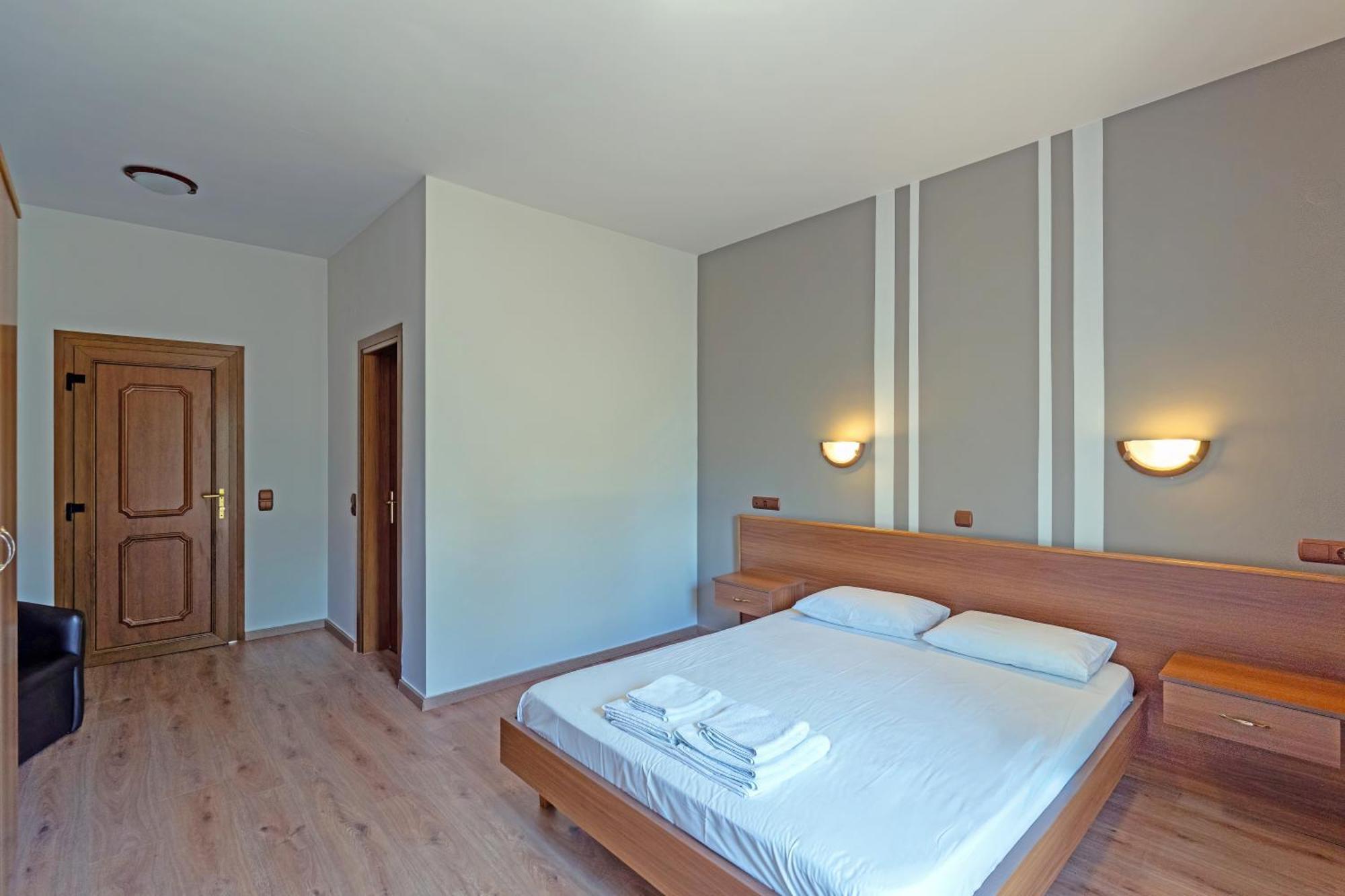 Hotel Agistro Angistron ภายนอก รูปภาพ