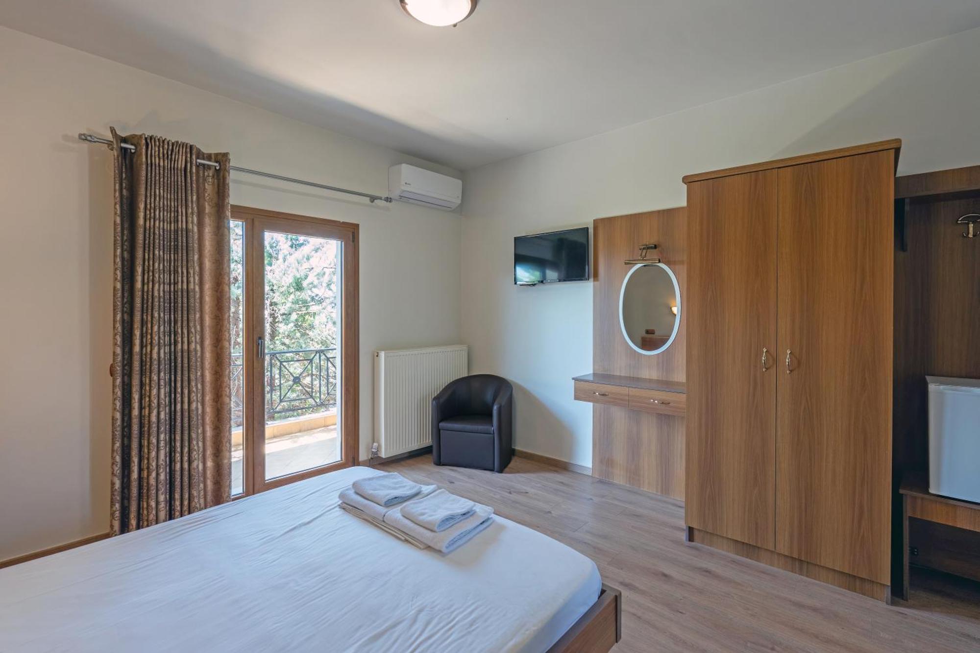 Hotel Agistro Angistron ภายนอก รูปภาพ