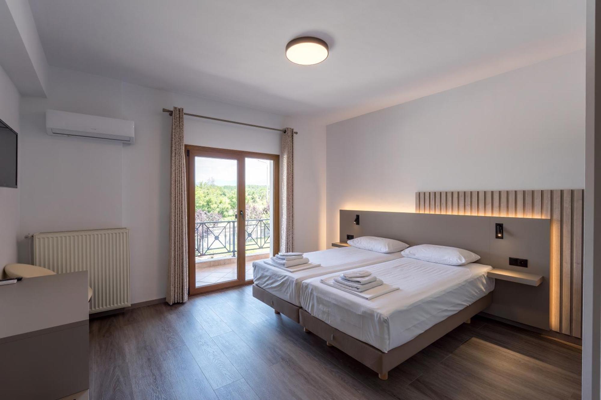 Hotel Agistro Angistron ภายนอก รูปภาพ