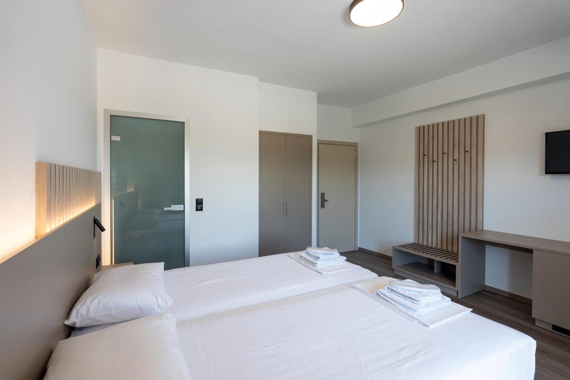 Hotel Agistro Angistron ภายนอก รูปภาพ