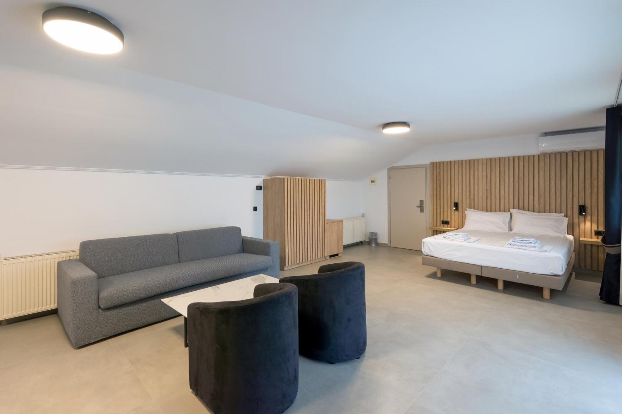 Hotel Agistro Angistron ภายนอก รูปภาพ