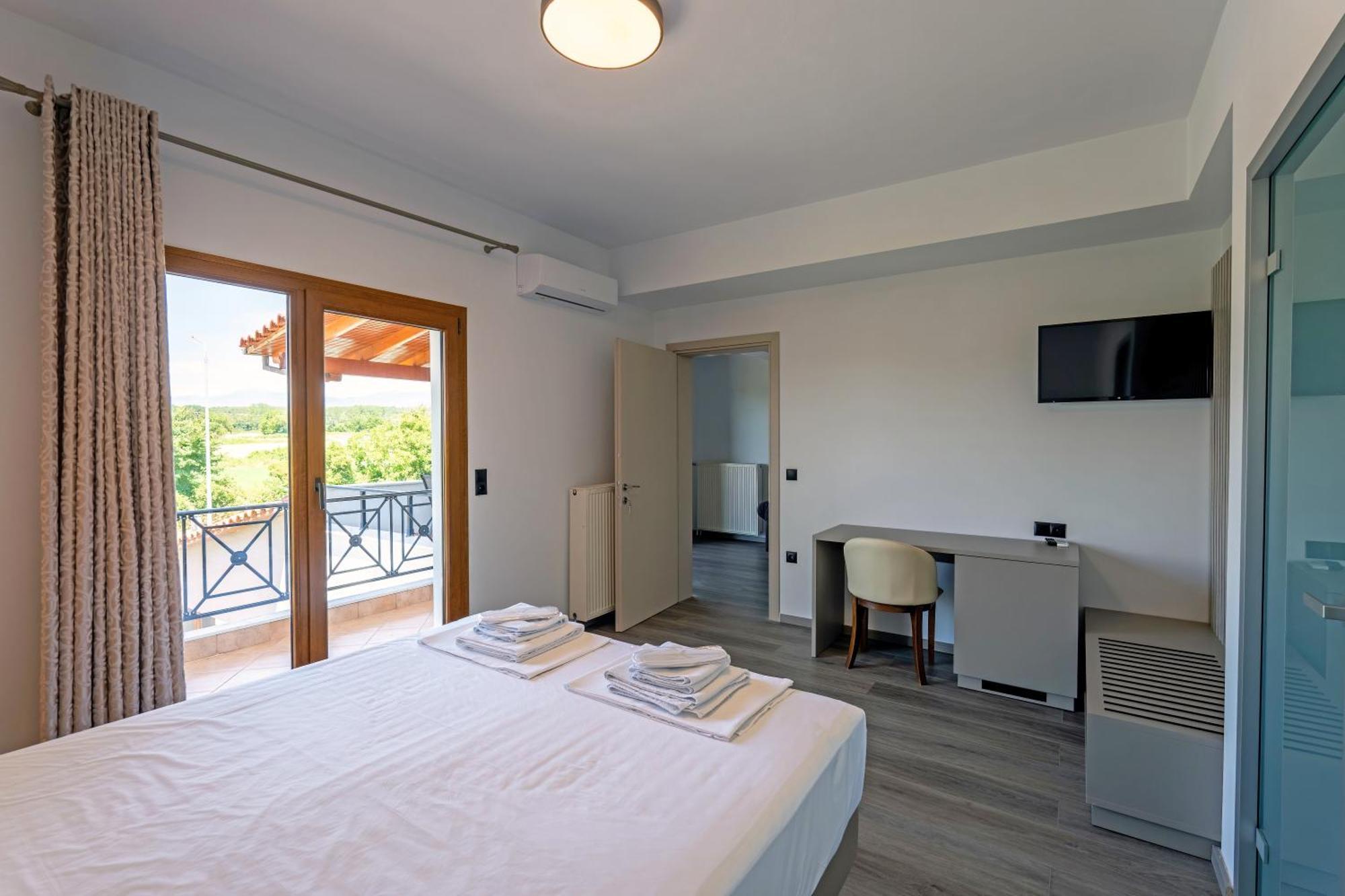 Hotel Agistro Angistron ภายนอก รูปภาพ