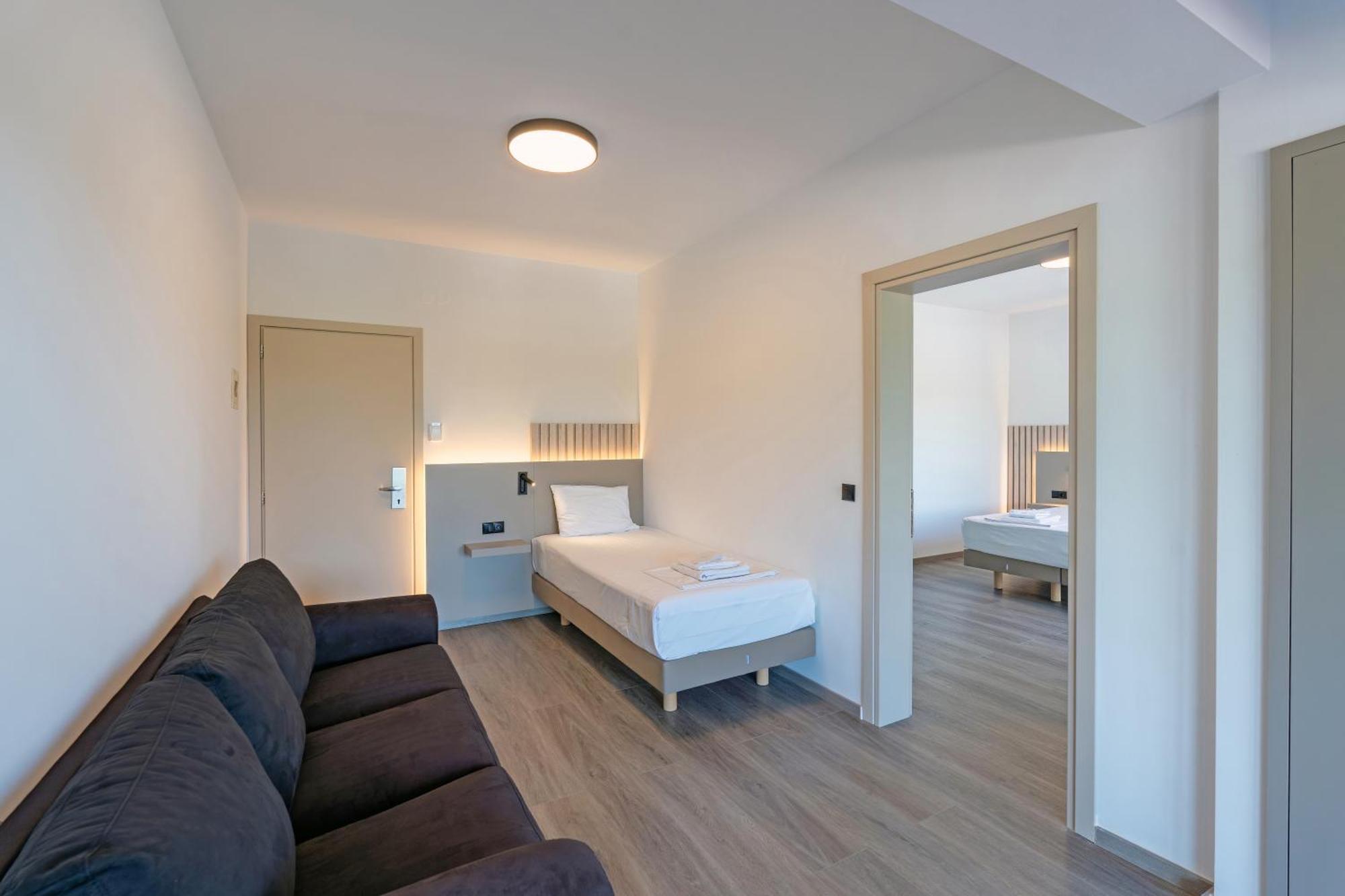 Hotel Agistro Angistron ภายนอก รูปภาพ