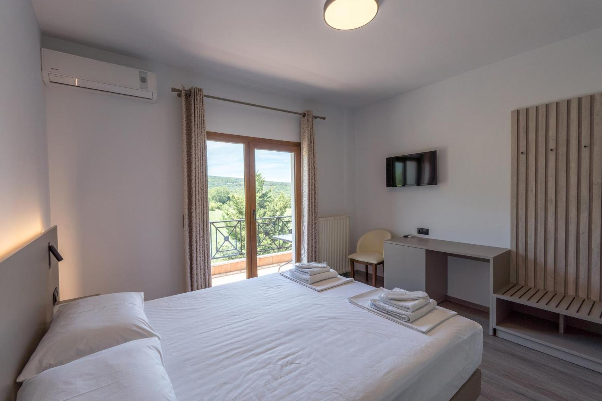 Hotel Agistro Angistron ภายนอก รูปภาพ